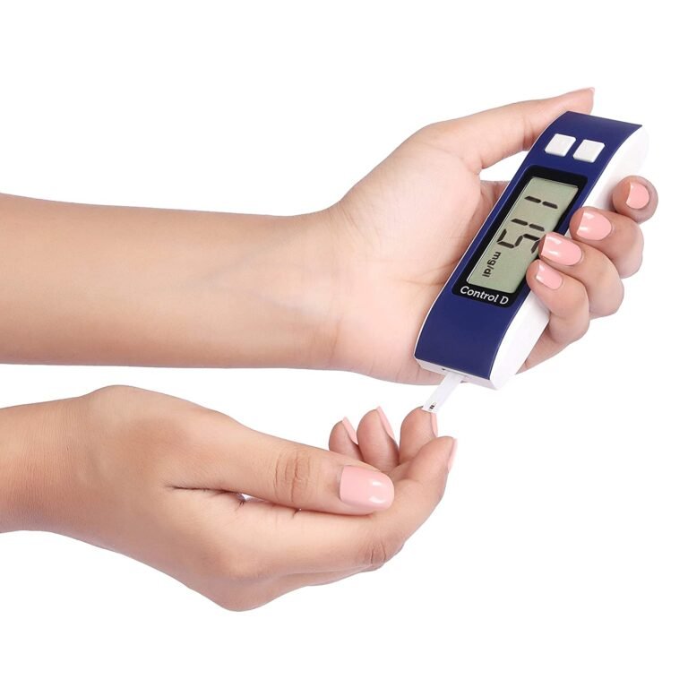 Control D Blue Glucometer Combo with 25 Strips - Image 7