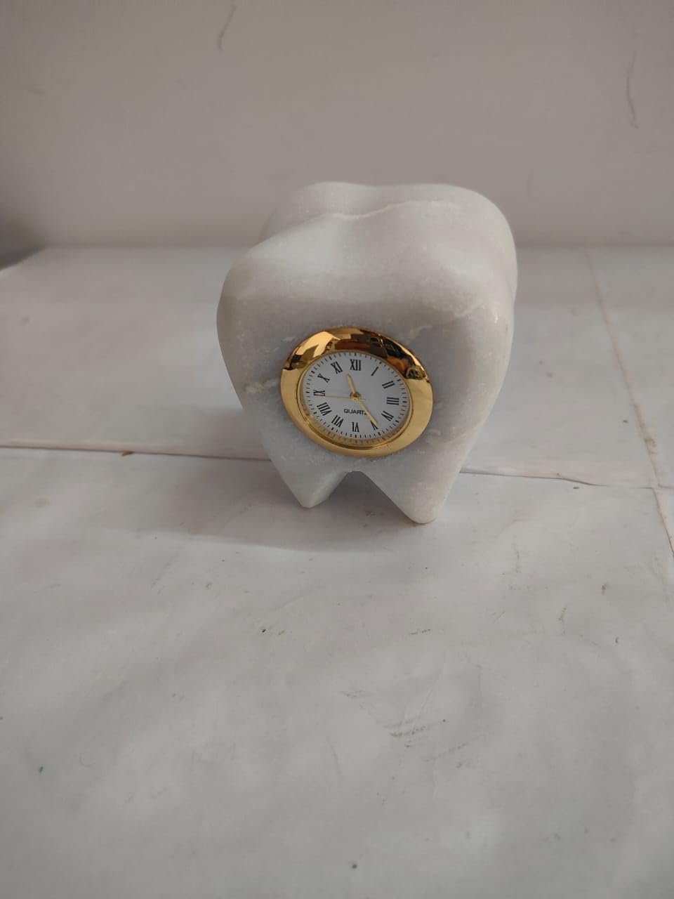 Tooth Shape Dentist Desk Marbel Table Clock - Image 3