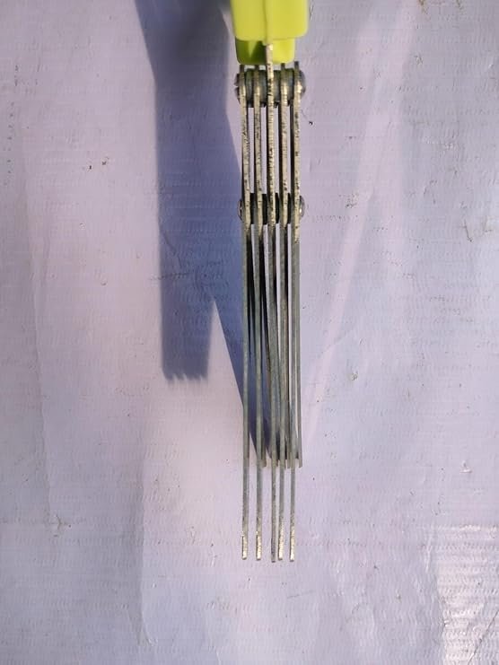 Kitchen Scissors with 5-Layer Stainless Steel Blades for Herbs and Spices - Image 4