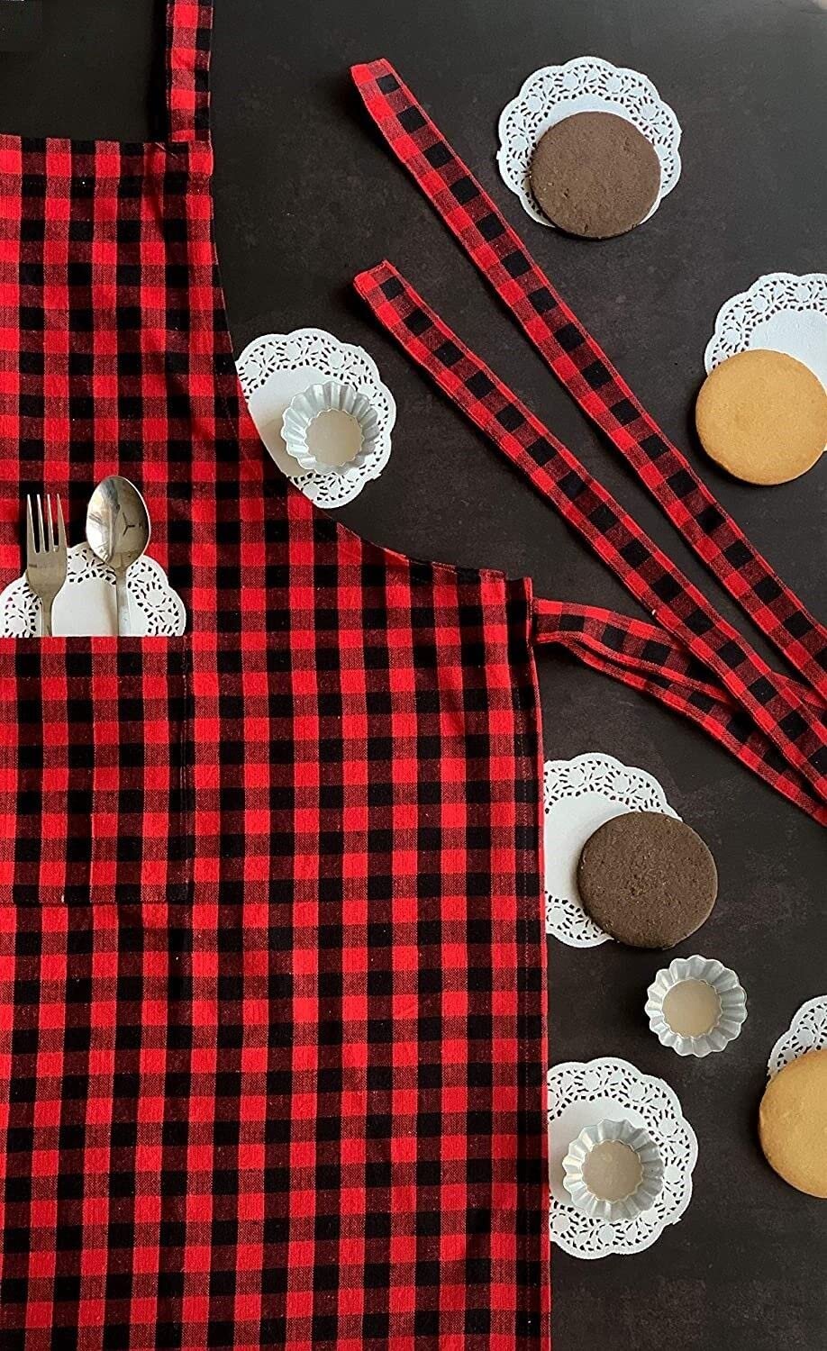 Cotton Checks with Front Center Pocket Design Apron (Pack of 2), (Red Checked) - Image 4